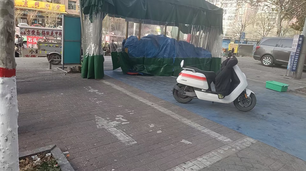 周边交通拥堵实拍