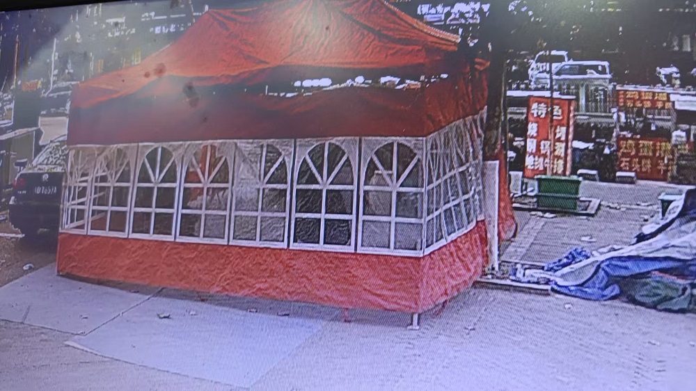 红色违法棚细节